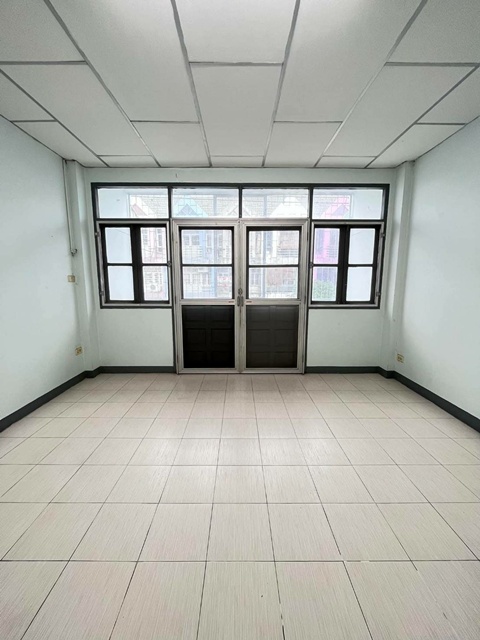 ตลาดน้ำขวัญเรียม 1.3 กม.MRTมีนพัฒนา 500ม.ให้เช่าทาวน์เฮาส์ 3ชั้น รามคำแหง 171-182 21 ตร.วา.220ตร.ม. เทคนิคมีนบุรี 1.5 กม. 3 นอน 3 น้ำ