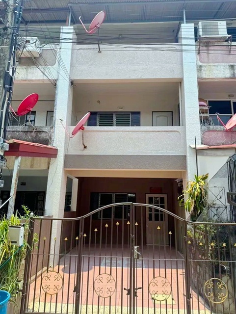 บางกรวย-ไทรน้อย ม.มจพ. 2.5 กม.  MRTบางอ้อ 1.6 กม.4 นอน 3 น้ำถ. ให้เช่าทาวน์เฮ้าส์ 3 ชั้น ตลาดสดศรีบางกรวย 1.5 กม.  สะพานพระราม 7 