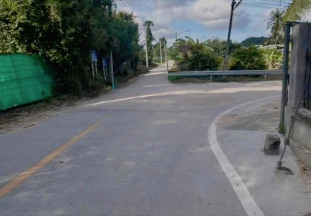 ขายที่ดินวิวเขาศรีราชาชลบุรีบนพื้นที่  200  ตารางวาทำเลวิวเขาบรรยากาศดีอยู่ในแหล่งความเจริญพื้นที่ดินค่อนข้างสูง