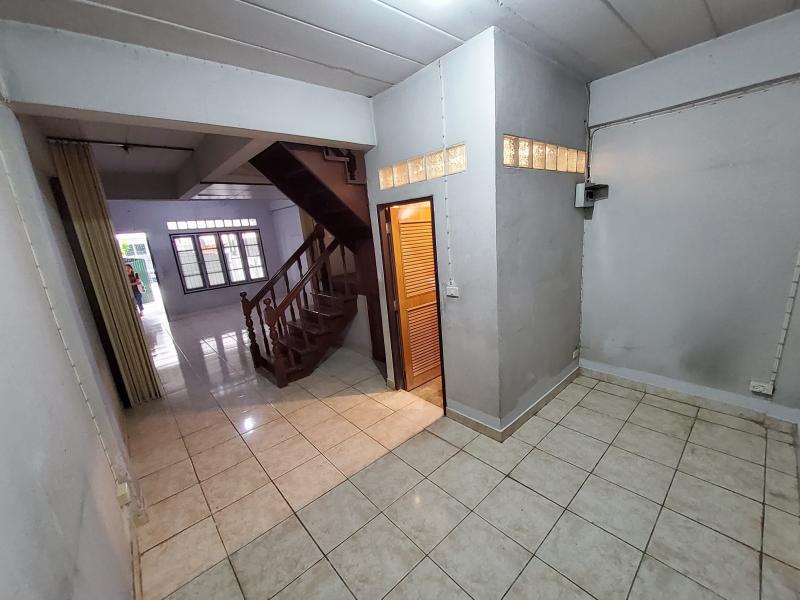 ขายทาวน์เฮ้าส์มือสองคันนายาว กรุงเทพมหานคร โครงการ เดอะพาร์ค @ แฟชั่น