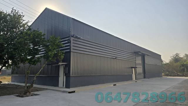 ให้เช่าโกดังเก็บสินค้าชลบุรี ไม่มีอ๊อฟฟิสพร้อมใช้งาน ใกล้บางแสน ใกล้มอเตอร์เวย์  ศรีราชา แหลมฉบังคุณวรรณ(Agent)  :   064-782-8966   ID line :   wan42879 https://line.me/ti/p/qbnaHZKGUkรหัสทรัพย์ WANS6885ราคาเช่า 65,000บาทบาท/เดือน  สัญญาขั้นต่ำ 3 ปี ประกัน 3 เดือน ล่วงหน้า 1 เดือน- พื้นที่  500  ตารางเมตร- ห้องน้ำ2ห้อง- รถใหญ่เข้าได้- มีจอดรถมากกว่า  10+- ไฟฟ้า 3 เฟส- ใกล้ถนนสุขุมวิท- ใกล้ทางออกมอเตอร์เวย์- พร้อมใช้งาน-เก็บสินค้�