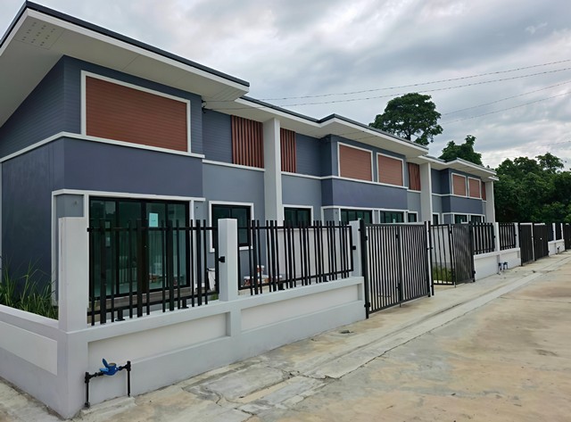 ขายทาวน์โฮมชั้นเดียวพนัสนิคมชลบุรี   บ้านใหม่ มือ 1 พร้อมเข้าอยู่ หนองเหียงพนัสนิคม ราคาเพียง 1.xx ล้าน