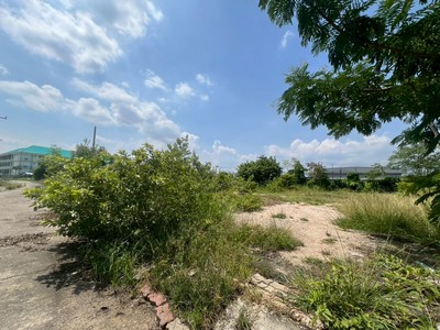 ขายที่ดินในหมู่บ้านกรีนเลค บางนา-ตราด โครงการคุณภาพเหมาะสำหรับสร้างบ้านพักอาศัย บรรยากาศสงบและเป็นส่วนตัว เนื้อที่ 1 งาน 92 ตร.วา