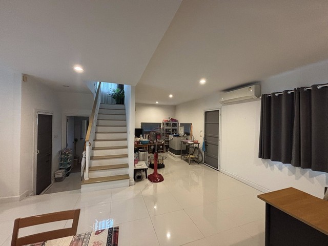 ขายถูกบ้านเดี่ยว 2 ชั้น หมู่บ้าน เดอะ แพลนท์ ปิ่นเกล้า-กาญจนาฯ ขนาด 50.9 ตรว. 3 นอน 2 น้ำ บ้านสวย พร้อมเฟอร์ ใกล้ MRT  ตลาดบางใหญ่