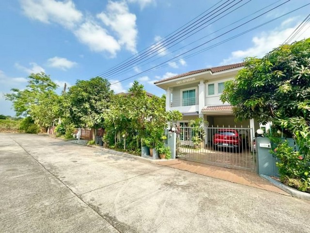 ขายบ้านสวย 2 ชั้น ใกล้ เจ-พาร์ค หมู่บ้านศรีนครินทร์ ศรีราชา ชลบุรี FP-H01177 