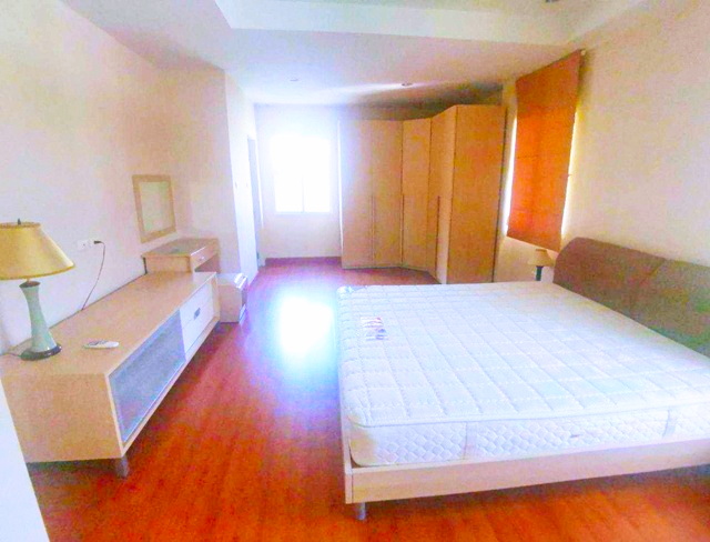 คาราโอเกะซิตี้ 350ม. เลียบทางด่วนเอกมัย-รามอินทรา ให้เช่าบ้านเดี่ยว 2 ชั้น หรูหรา 71ตร.วา.284ตร.ม.  เซ็นทรัล อีสต์วิลล์ 1.7 กม.