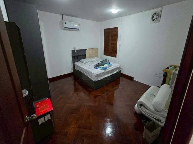 P1128 ให้เช่าบ้านเดี่ยว ซอยลาดพร้าว 10 ใกล้ห้าแยกลาดพร้าว ขนาด 200 ตรว. ใกล้ MRT พหลโยธิน ที่จอดรถ 10 คัน ทำเลดีมาก