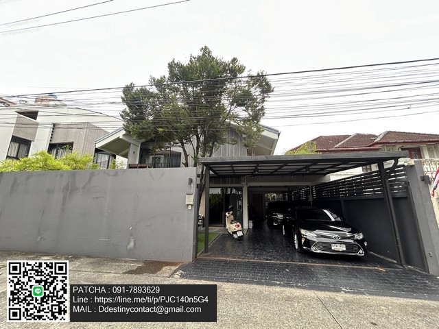 ขายบ้านเดี่ยวสไตล์โมเดิร์น ทำเลใจกลางสุขุมวิท65 บ้านสวยร่วมสมัย ตกแต่งพร้อมเฟอร์นิเจอร์ครบครัน พร้อมเข้าอยู่ได้ทันที