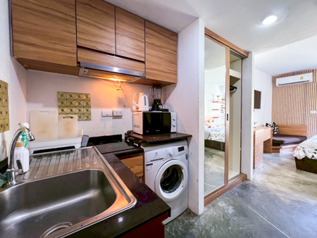 คอนโดทำเลดี ใกล้หาดบางรักษ์ เกาะสมุย เดินเพียง 200 เมตร  ห้องมุมพร้อมเฟอร์ฯ ครบ บรรยากาศเงียบสงบใจกลางบ่อผุด