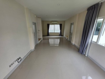 ถูก! คุ้ม! ดีลดี ราคาคุ้มค่า  ขายบ้านเดี่ยว หมู่บ้าน เซนโทร พหลโยธิน - วิภาวดี  61.6 ตารางวา ใกล้ติดถนนพหลโยธิน ใกล้ทางด่วนโทลล์เวย์