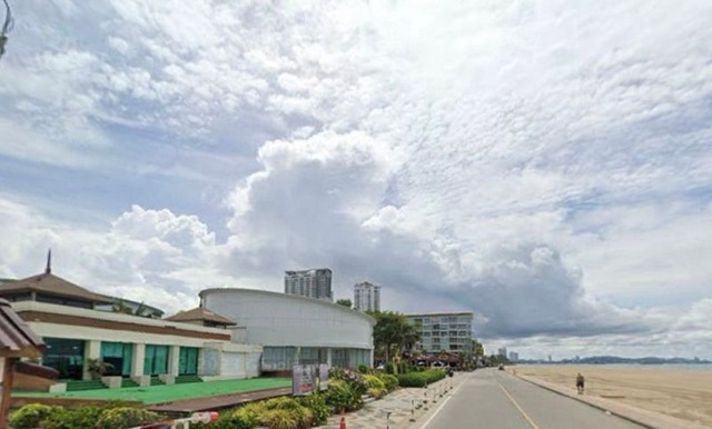 ขายที่ดินพร้อมสิ่งปลูกสร้าง ติดชายหาดนาจอมเทียน พัทยา ชลบุรี FP-L01188