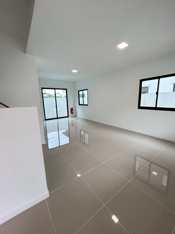 บ้านใหม่ให้เช่า 2 ชั้น สไตล์โมเดิร์นล้านนา เมืองเชียงใหม่