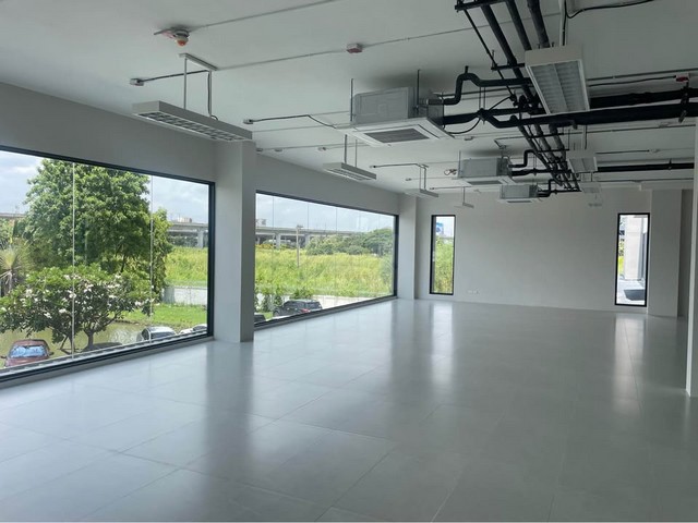 ให้เช่าอาคารสำนักงานใหม่ 4 ชั้น พื้นที่รวม 872.68 ตร.ม. ซอยพัฒนาการ 31-1 พร้อมลิฟต์ ใกล้ทางด่วน * *เช่าทั้งตึกหอแบ่งเป็นชั้นได้