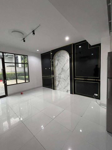 ให้เช่าโฮมออฟฟิศ 4ชั้น ใกล้เลียบด่วนเอกมัย-รามอินทรา  โรงเรียนบดินทรเดชา, The Mall รามคำแหง  โครงการชิค ดิสทริคโฮมออฟฟิศ รามคำแหง 53