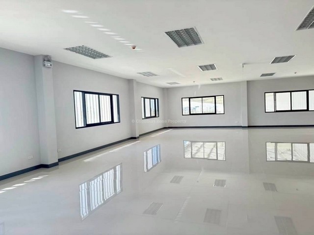 ให้เช่าโกดังคลังสินค้าแหลมฉบังชลบุรี ให้เช่าโกดังศรีราชาชลบุรี 3,000 -10,000 ตรม. พื้นที่สีส้ม