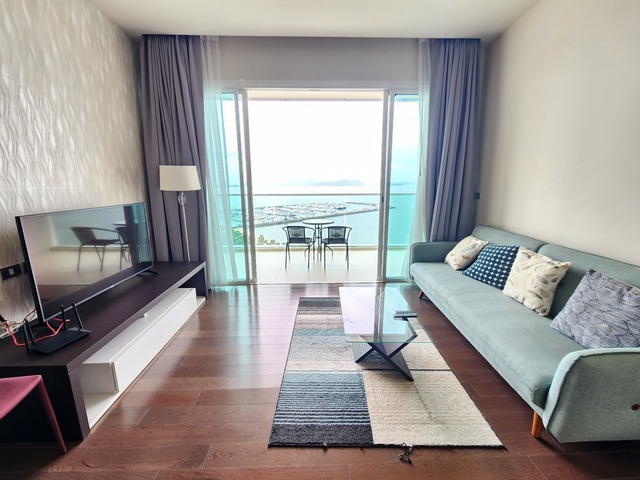 Beachfront Living at Movenpick Residence Pattaya with Sea View 