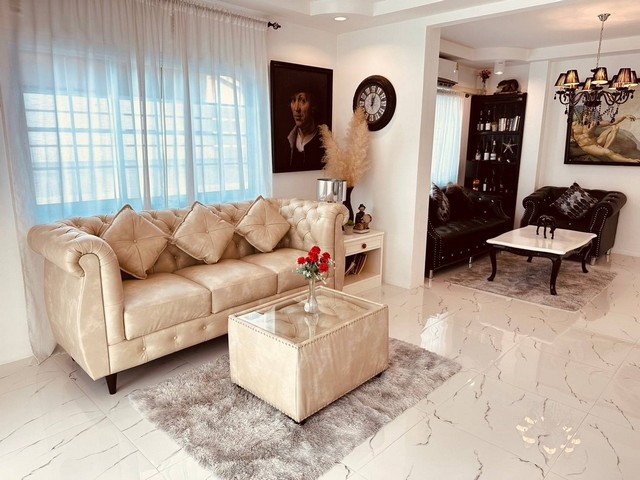 ขายบ้านหรูขนาดใหญ่ ในอำเภอสันป่าตอง จังหวัดเชียงใหม่ เนื้อที่ 180 ตารางวา