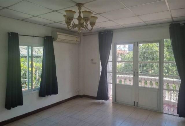 ให้เช่าบ้านเดี่ยว2ชั้นย่านจตุจักรวิภาวดี20พร้อมเฟอร์นิเจอร์อยู่หลังการบินไทย