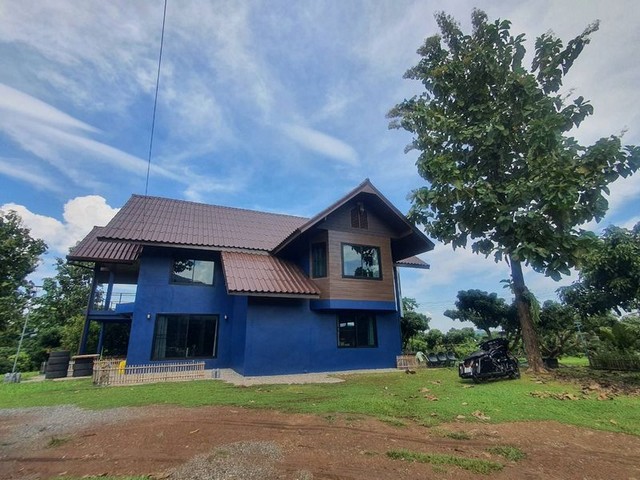 บ้านพร้อมที่ดิน เนื้อที่กว้างขวาง โอบล้อมด้วยภูเขา โซนแม่ออน