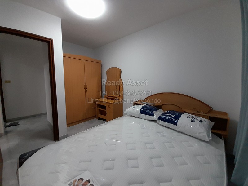 รหัสทรัพย์ :  PN679CS0605คอนโด เอสวี ซิตี้ พระราม 3 / SV City Rama 3รายละเอียดห้องขนาด 52 ตร.ม. ชั้น 212 ห้องนอน 1 ห้องน้ำ 1 ห้องนั่งเล่น 1 ห้องครัว ภายในกว้างขวางน่าอยู่ ระเบียงดีวิวสวย ห้องนั่งเล่นเป็นห้องโถงใหญ่ใช้ทำกิจกรรมกับครอบครัวได้มีมุมดูทีวี โต๊ะทานข้าว ห้องครัวกว้างอุปกรณ์เครื่องใช้ไฟฟ้าครบ ทีวี ตู้เย็น เครื่องซักผ้า แอร์ทุกห้อง เครื่องทำน้ำอุ่น ไมโครเวฟส่วนกลางสระว