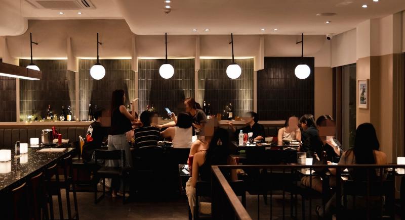 เซ้งร้านอาหารพรีเมียม หลังสวน ใกล้ BTS ชิดลม ติดถนน สไตล์ฟิวชั่นยุโรป-ญี่ปุ่น 2 ชั้น 139 ตรม.