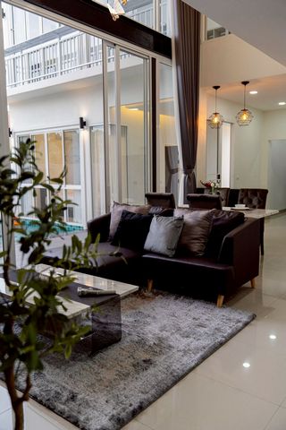 ขายพร้อมผู้เช่า 9.5 ล้าน สารภี บ้าน 2 ชั้น สไตล์โมเดิร์น น้ำไม่ท่วม รับรายได้เดือนละ60,000 บาท (สัญญาหมด มี.ค. 69) 10 นาที ถึงสนามบิน