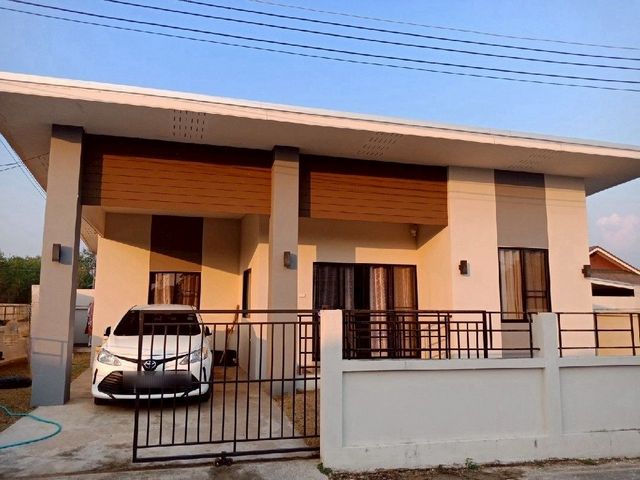 ขาย 3.5 ล้าน #โรยัลวิล #หางดง 106 ตรว. บ้านเดี่ยวพร้อมที่ดิน ใกล้กาดฝรั่ง มีพื้นที่เปล่าต่อเชื่อมกับตัวบ้าน สามารถสร้างต่อเติมหรือทำสวนได้