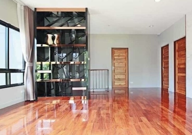 BH3718 บ้านเดี่ยวหรู 2 ชั้น ให้เช่า แกรนด์บางกอก บูเลอวาร์ด สาทร ถ.กัลปพฤกษ์ บ้านสวยหลังริมใน ตรงข้ามสวน พร้อมบ่อปลาคราฟ