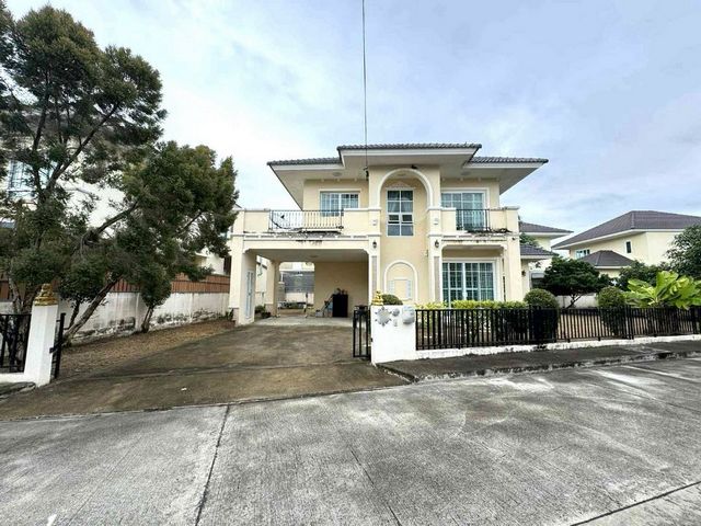 ให้เช่า 20,000 บาท/เดือน ลดราคาขาย 4.8 ล้าน #ดีญ่าวาเล่ย์ #สันทราย บ้านเดี่ยว 2 ชั้น #หลังมุม เดินทางสะดวก ใกล้สิ่งอำนวยความสะดวกครบครัน