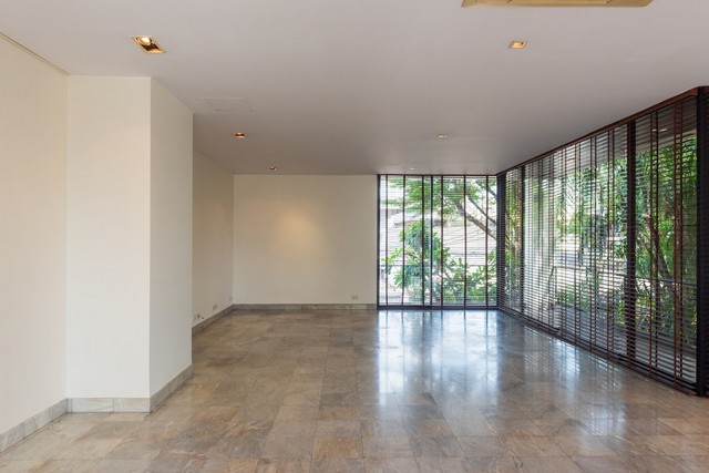 ให้เช่าสำนักงาน4ชั้นใจกลางอารีย์ 750 ตร.ม.พร้อมสระส่วนตัวเหมาะอยู่อาศัยและทำโฮมออฟฟิศ ใกล้BTSอารีย์ กระทรวงการคลัง สามเสน ดุสิต