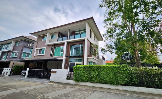 ขายบ้านเดี่ยว 3 ชั้น Casa Legend Kaset-Nawamin ขนาด 94 ตร.วา หลังมุม ตกแต่งหรู