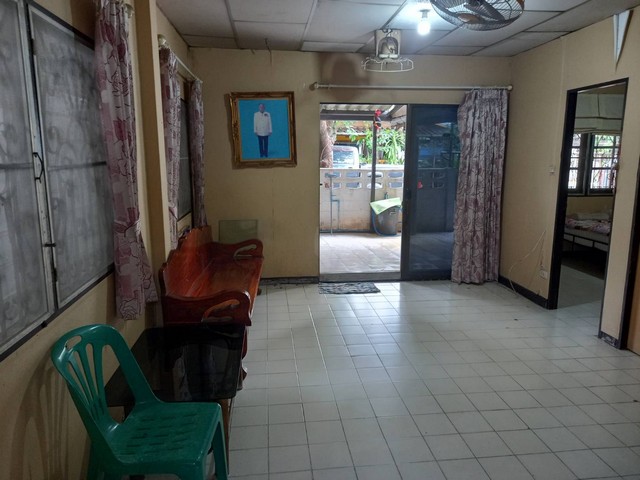 ขายบ้านเดี่ยว ชั้นเดียว หมู่บ้านริมสวน รามคำแหง 148 ห่างจากถนนรามคำแหงแค่ 650 เมตร ใกล้รถไฟฟ้า ราคาดีกว่านี้ไม่มีอีกแล้ว