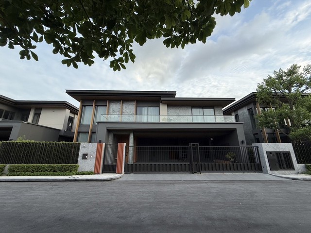 ขายหรือให้เช่า บ้านเดี่ยว 2 ชั้น โครงการ SIRANINN พัฒนาการ เนื้อที่ 127 ตร.วา บ้านสุดหรู ทำเลพรีเมียม