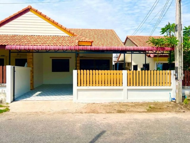 ขายบ้านแฝด หมู่บ้านคลาสสิคการ์เด้นโฮม ชุมชนหนองค้อ ศรีราชา ชลบุรี FP-H01208 