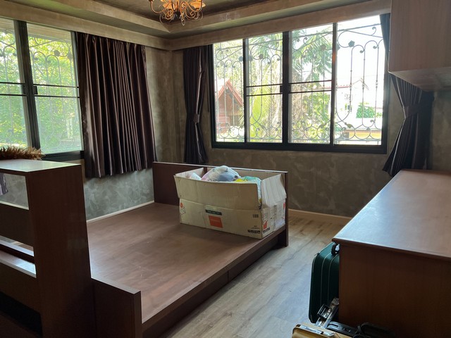 บ้าน บ้านเดี่ยว ลาดพร้าว 41 61 ตร.ว. 0 งาน 0 ไร่ 4 ห้องนอน 2 BR 11000000 - ไม่ไกลจาก สามารถใช้ทางเข้าออกได้หลายเส้นทาง (รัชดา, ลาดพร้าว, ลาดพร้าว-วังหิน) และอยู่ห่างสถานีรถไฟฟ้าสายสีเหลือง ประมาณ 1 กม. +++