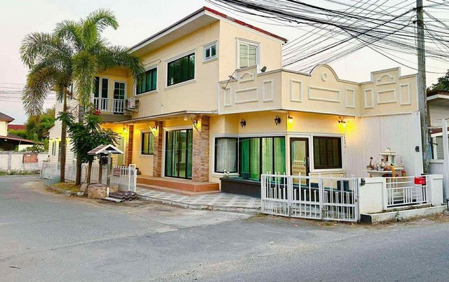 ให้เช่าบ้านตึกแถว สไตล์บ้านเดี่ยว พร้อมอยู่ สันทรายน้อย 