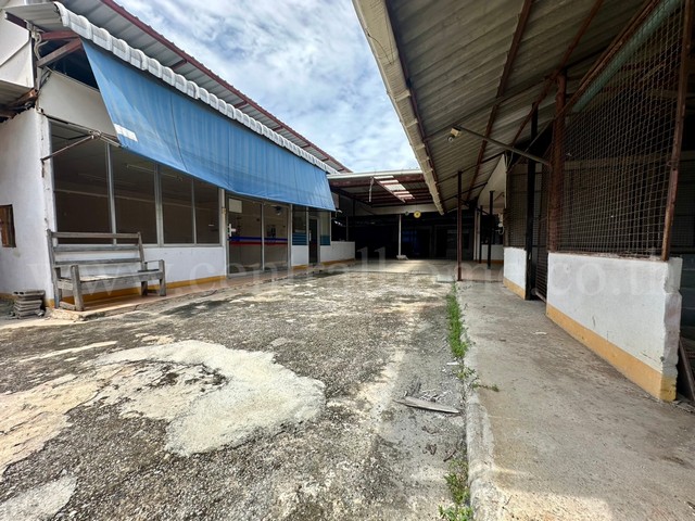 ที่ดิน พร้อมสิ่งปลูกสร้าง 100 ตร.วา ซอยรัชดาภิเษก 36 ทำเลดี