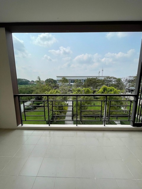 ให้เช่าทาวน์โฮม 3 ชั้น 150 ตร.ม. เดอะริคโค้ ทาวน์ วัชรพล The Ricco Town Watcharapol หน้าสวนใหญ่ ไม่ชนใคร ใกล้ตลาดถนอมมิตร