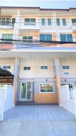 ให้เช่าทาวน์โฮม 4 ชั้น 200 ตร.ม ซอยนวมินทร์ 77 ย่านนวมินทร์ โพธิ์แก้ว บางกะปิ รีโนเวทใหม่ ใกล้เดอะมอลล์บางกะปิ เลียบด่วน