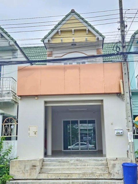 ร่มเกล้า 50-60 ให้เช่าโฮมออฟฟิศ 2 ชั้น สำนักงาน 32ตร.วา. 242ตร.ม. 3นอน ARLลาดกระบัง 585ม. รร.สารสาสน์วิเทศ ร่มเกล้า 2 กม.ทำเลใกล้สนามบิน