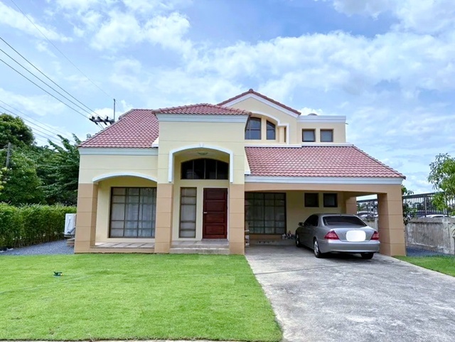 คฤหาสน์ให้เช่าหลังใหญ่ 2 ชั้น หรูหรา นิคมบางกะดี 500 ม. ฟิวเจอร์พาร์ค รังสิต ถ.ติวานนท์  พร้อมสนามหญ้า 150ตร.วา. 310 ตร.ม. 3นอน พร้อมเฟอร์ฯ 