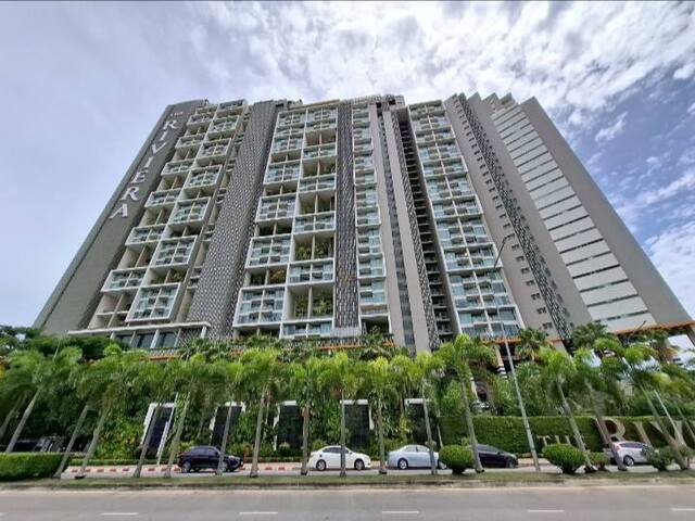 F0147 ขายคอนโดหรูติดทะเลจอมเทียน โครงการ The Riviera Jomtien ทำเลทองใจกลางถนนจอมเทียนสาย 2 ห้องชุดเลขที่ 29/483 ชั้น 19 พื้นที่ใช้สอย 34.40 ตร.ม.รายละเอียดห้อง : 1 ห้องนอน 1 ห้องน้ำ 1 ห้องครัว ขายพร้อมเฟอร์นิเจอร์ครบครัน เข้าอยู่ได้ทันที ราคาขายเพียง 3,000,000 บาทคอนโดหรูวิวสวย ใกล้ชายหาด บรรยากาศพักผ่อนสุดพิเศษ พร้อมสิ่งอำนวยความสะดวกครบครันของโครงการ สอบถามเพิ่มเติมโทร: 062-978-1942 ไลน์: 0629781942 อ