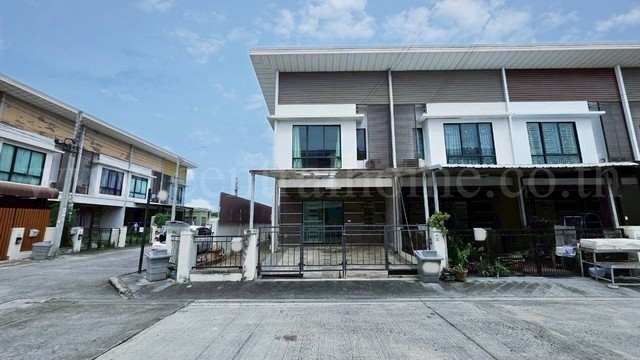 ทาวน์โฮม โมดิ วิลล่า ถนนบางนา-ตราด บางนา ( ซอยเอแบค ) หลังมุม