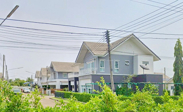 กบินทร์บุรี หลังริม ให้เช่าบ้านคฤหาสน์ 2 ชั้นสุดหรู  ไฮเทค บ่อทอง โรจนะ 304 เครือสหพัฒน์   บ้านสวย ปราจีนบุรี  74ตร.วา.294ตร.ม.3 นอน 3 น้ำ 