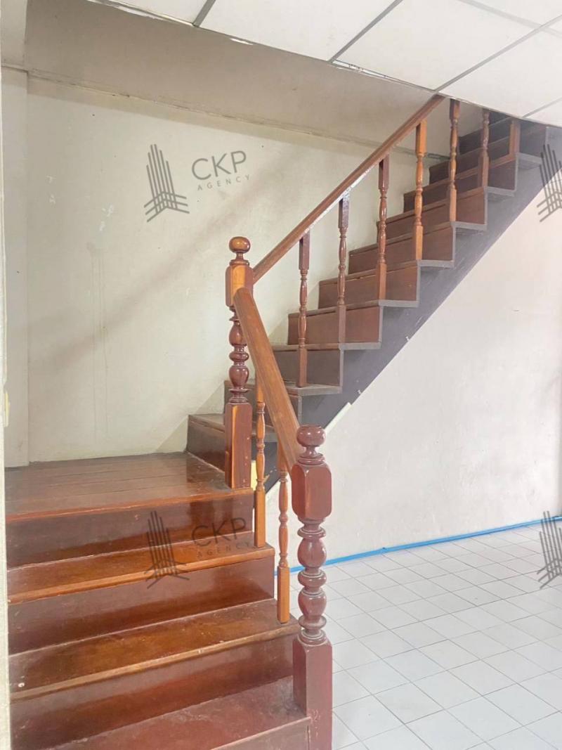 ทาวน์เฮาส์ มบ.ยลประภา บ้านเปล่า เดินทางได้หลายเส้นทาง ใกล้ตลาด แหล่งของกินและของใช้