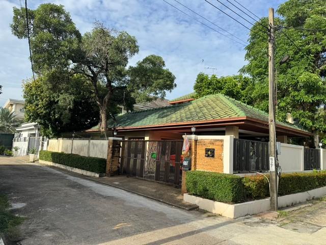 ขายบ้านเดี่ยว 2 ชั้น 208 ตร.ว. หลังมุม ถนนพุทธมณฑลสาย1 ซอย 39 ใกล้ทางด่วนศรีรัช