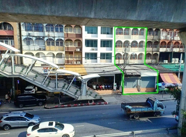 BTSแบริ่ง BTSบางนา  50 ม.อิมพีเรียลเวิลด์ สำโรง 1.3 กม.ให้เช่าอาคารพาณิชย์ 4 ชั้น ซ้ายมือ 20ตร.วา. 292 ตร.ม. เพิ่งรีโนเวทเสร็จ 4 นอน 