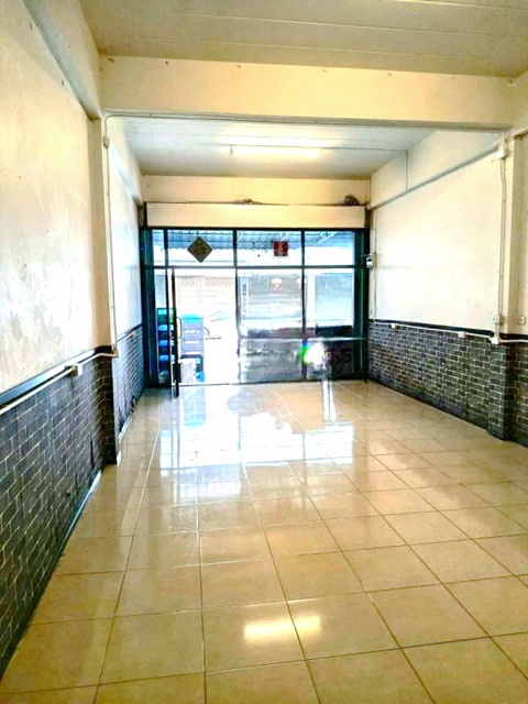 ตรงข้าม ม.ราชภัฎเชียงราย ให้เช่าตึกแถว 2 ชั้น 36 ตร.วา. 152 ตร.ม. 2 นอน เมกาโฮม เชียงราย 1.5 กม.ทำเลดี 2 น้ำ ตลาดสดบ้านดู่ 2 กม.