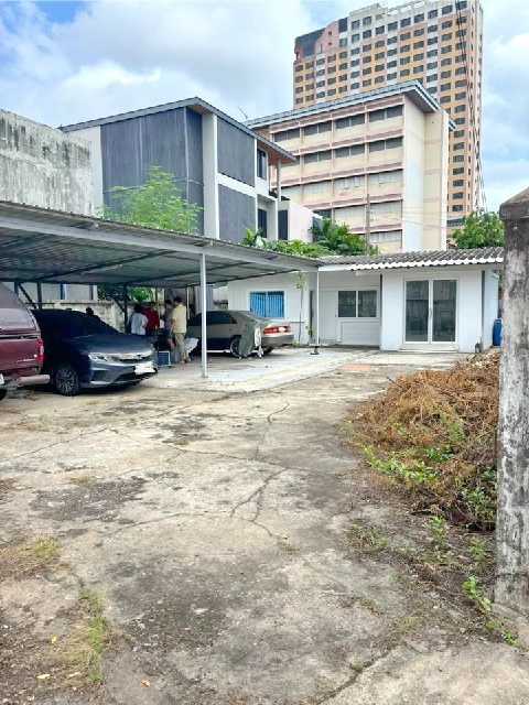  BTS อารีย์ 990 ม. BTS สะพานควาย 1.3 กม.  2นอน ให้เช่าที่ดิน พร้อมบ้าน  85ตร.วา.345 ตร.ม. ราคาถูก  1น้ำ 