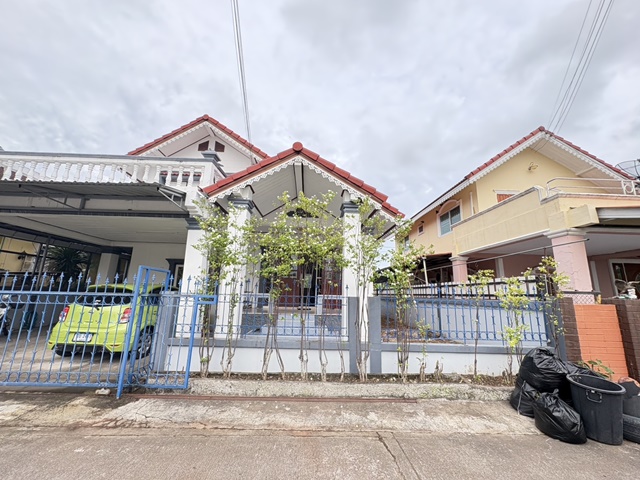 เซ็นทรัลพลาซ่า หาดแสงจันทร์ 4 kmคฤหาสน์ จอดรถได้2-3คัน  54ตรว. 250ตรม..บิ๊กซี แหลมทอง ทับมา เมืองระยอง ให้เช่าบ้านเดี่ยว